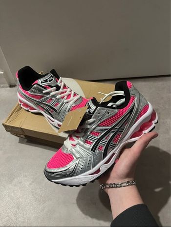 Asics Kayano 14 taille 42