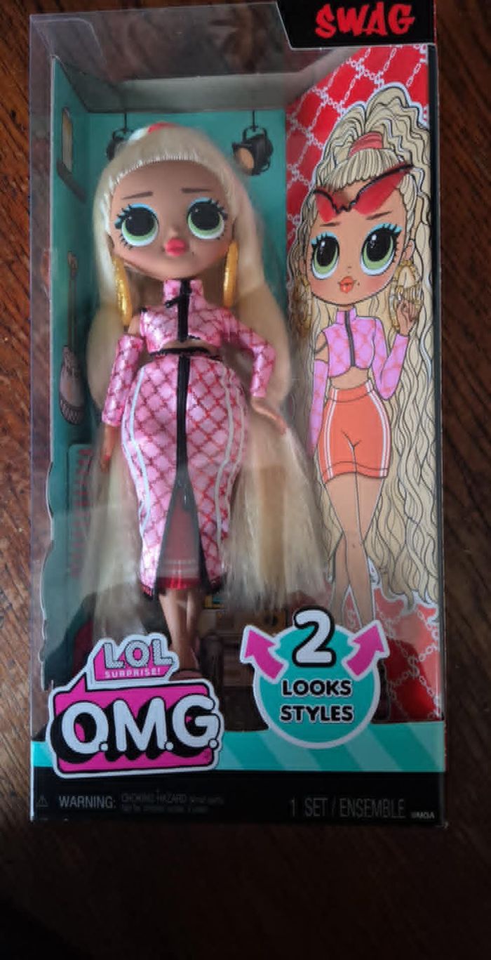LOL Surprise OMG - Poupée Swag- 2 tenues avec peigne et accesoires