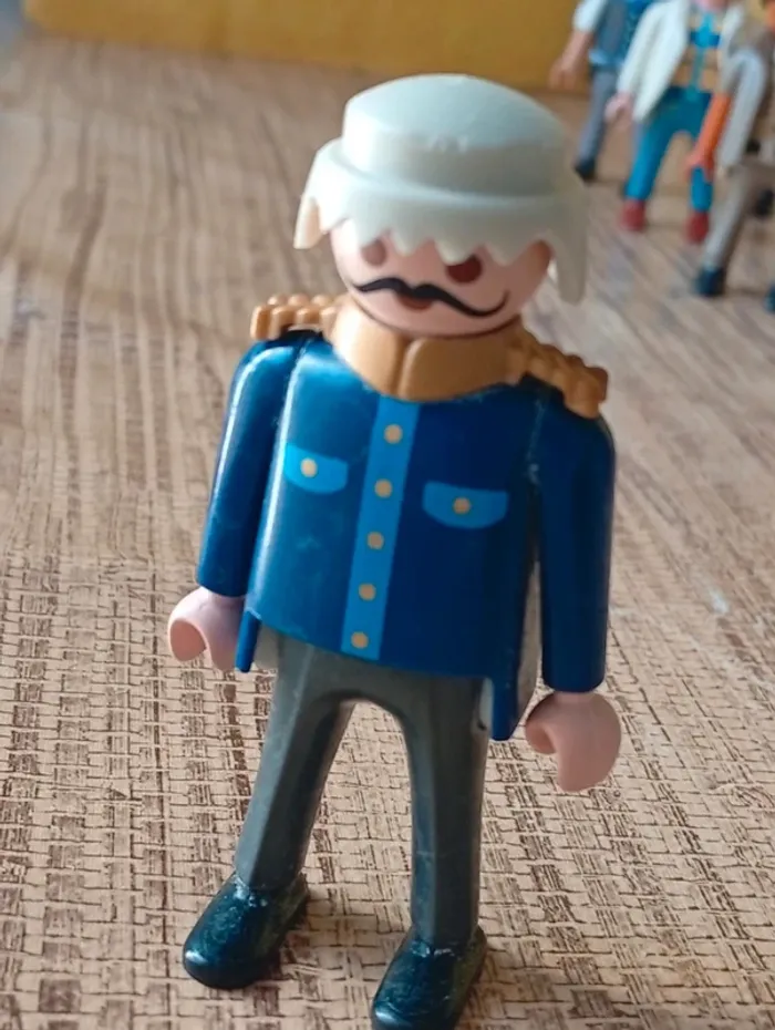 14 Playmobil variés - photo numéro 3