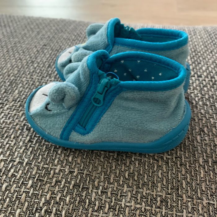 Chausson garçons taille 18 - photo numéro 2