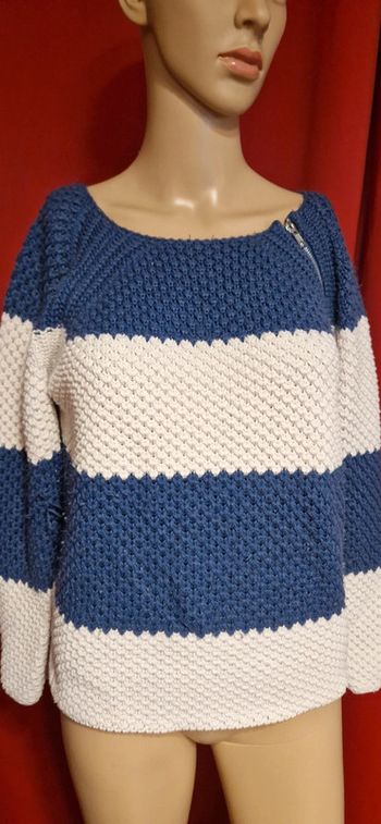Pull bleu eu blanc taille M
