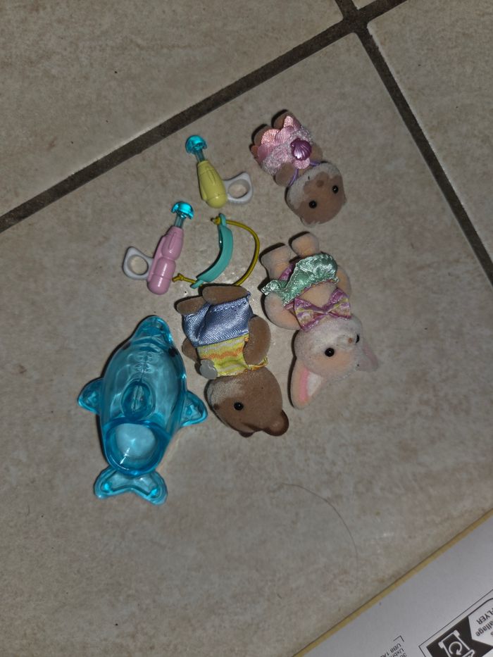 Lots figurines sylvanian families - photo numéro 2