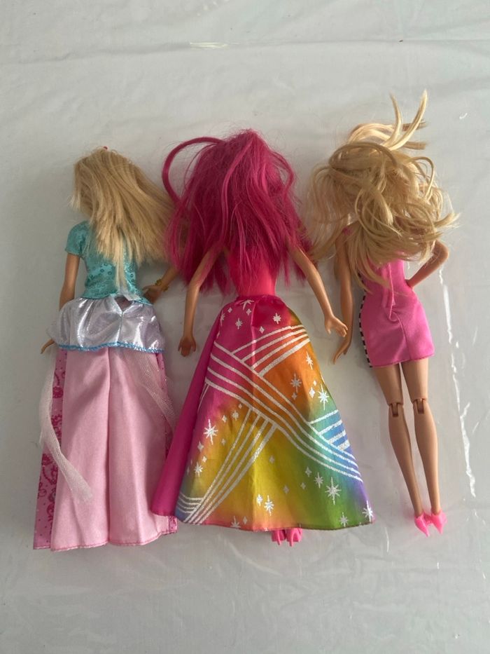 Lot de 3 poupées Barbie Mattel – dont Barbie Arc-en-Ciel lumineuse - photo numéro 9