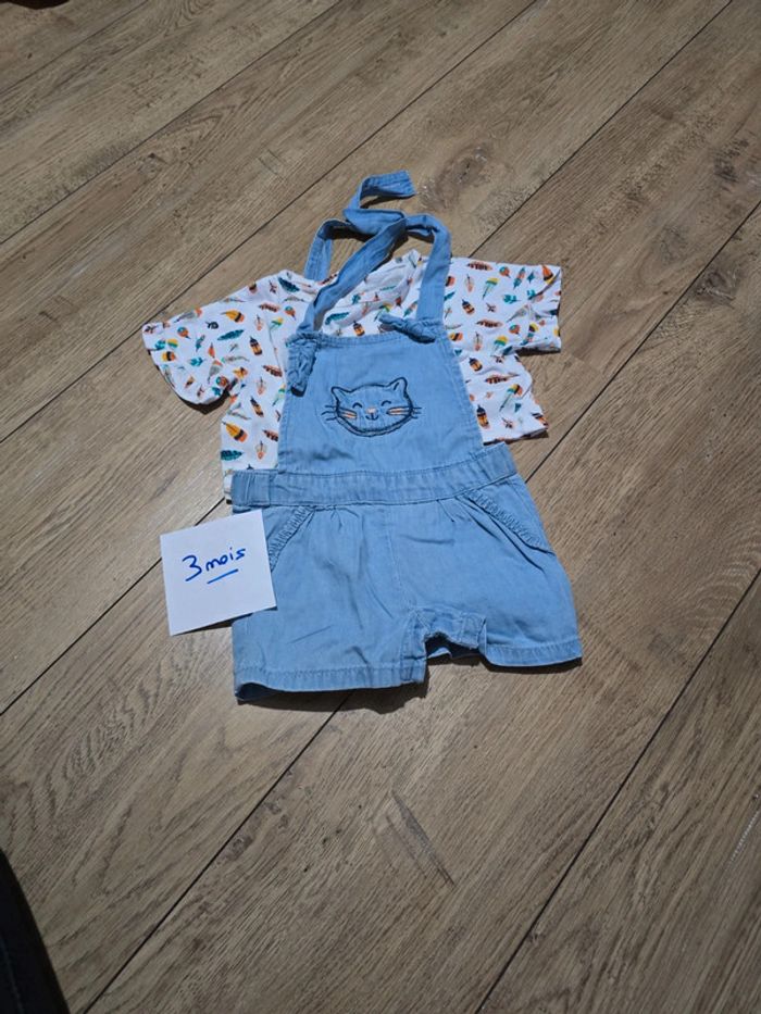 Ensemble salopette et tee shirt 3 mois