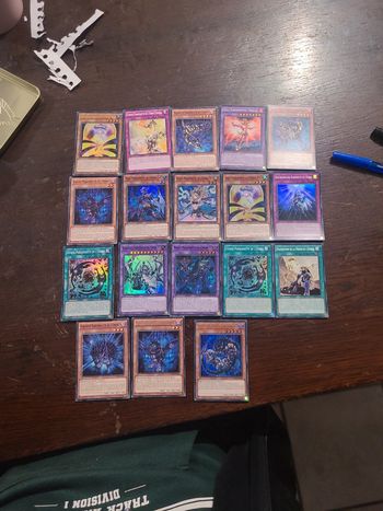 17 cartes yu-gi-oh