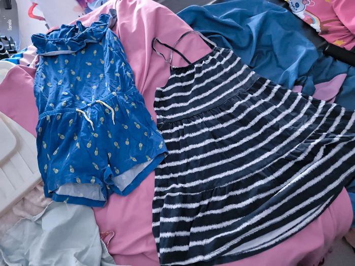 Lot robe et un combishort 8 ans - photo numéro 3