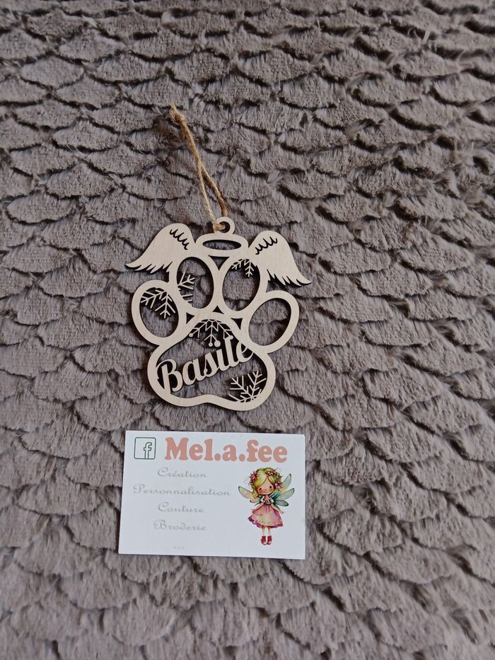 Boule de Noël en bois personnalisé