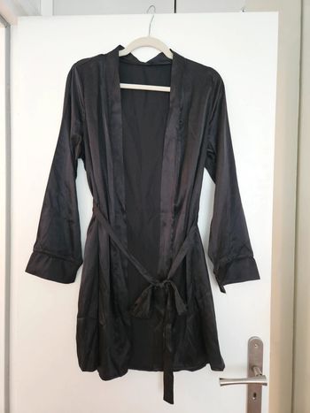 Peignoir noir effet soie