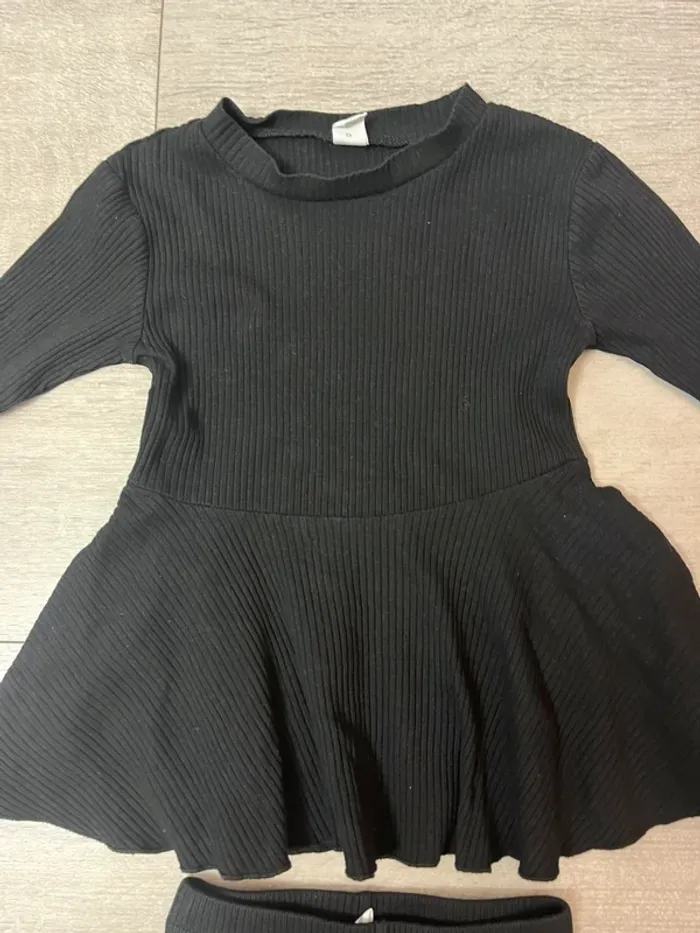 de 2 ensembles confortables péplum SHEIN fille 10 cm taille 5/6 ans noir et beige - photo numéro 3