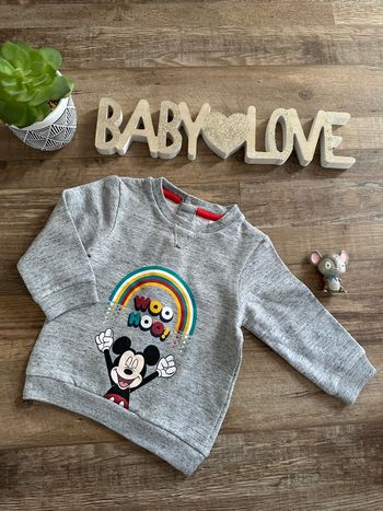 - Sweat Disney   - 12 mois - Très bon état, petite tache 