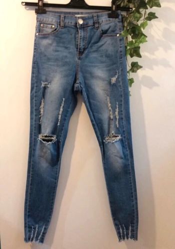 Jean troué taille S 🍂