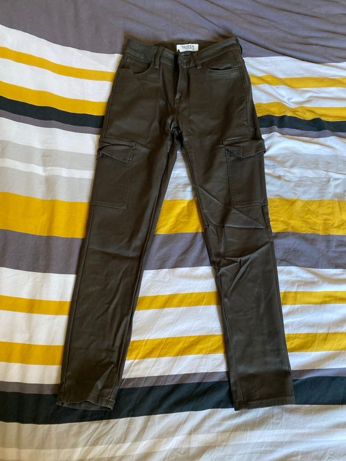 Pantalon simili cuir vert cargo