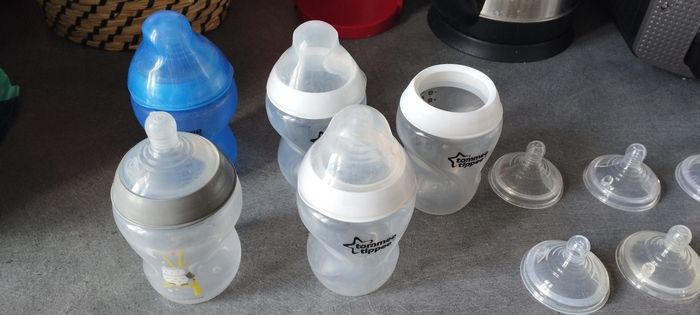 Lot biberons tommee tippee