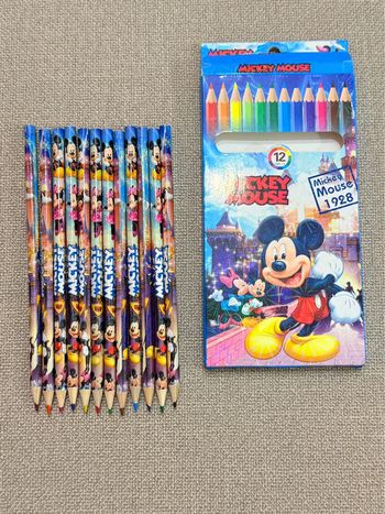 Set de 12 crayons de couleur Mickey Mouse