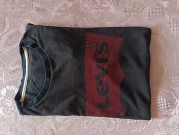 T shirt levis