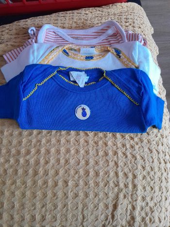 Lot de bodys manches courtes