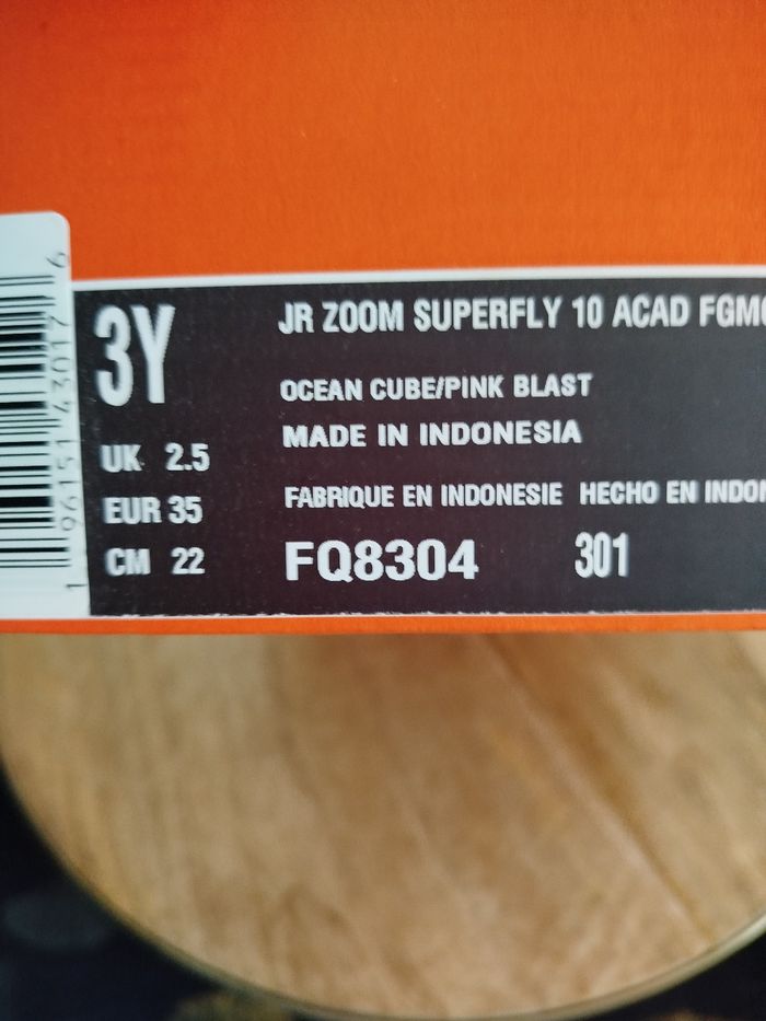 Crampons Nike T 35 - photo numéro 10