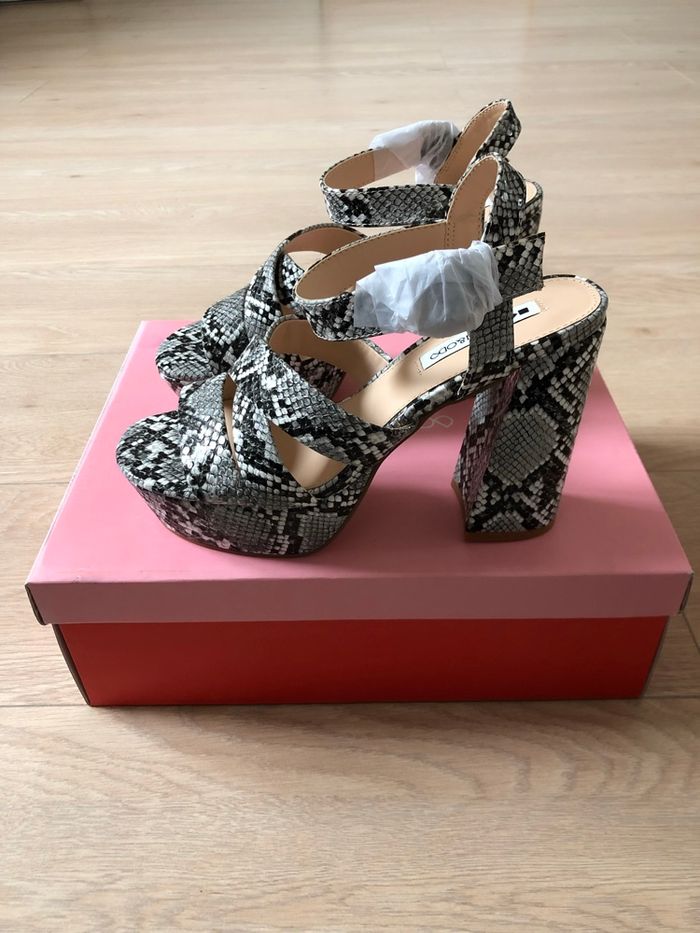 Escarpins ouverts neufs Even&Odd pointure 37