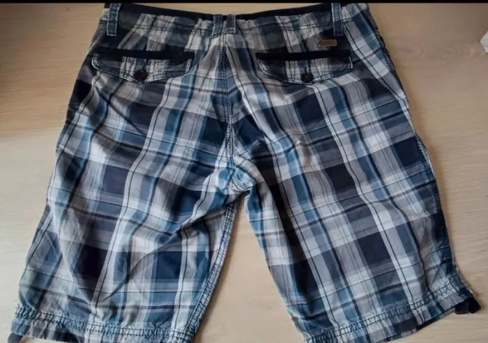 Short à carreaux esprit taille 33. - photo numéro 2