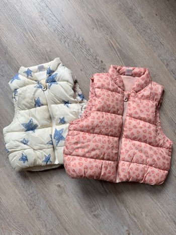Lot de 2 doudounes sans manches bébé