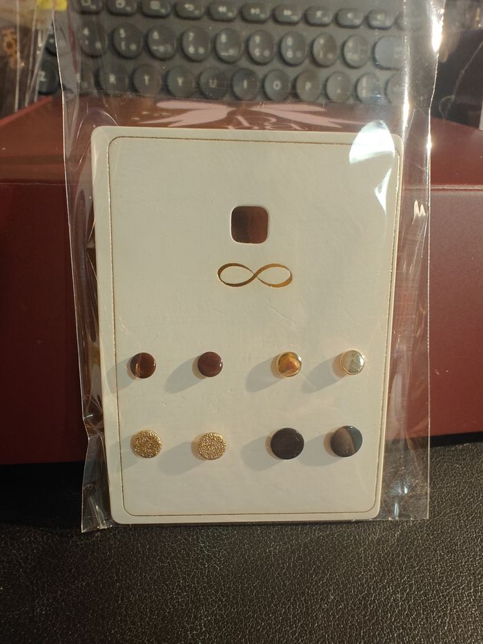 Plaquette de puces d'oreilles - photo numéro 1