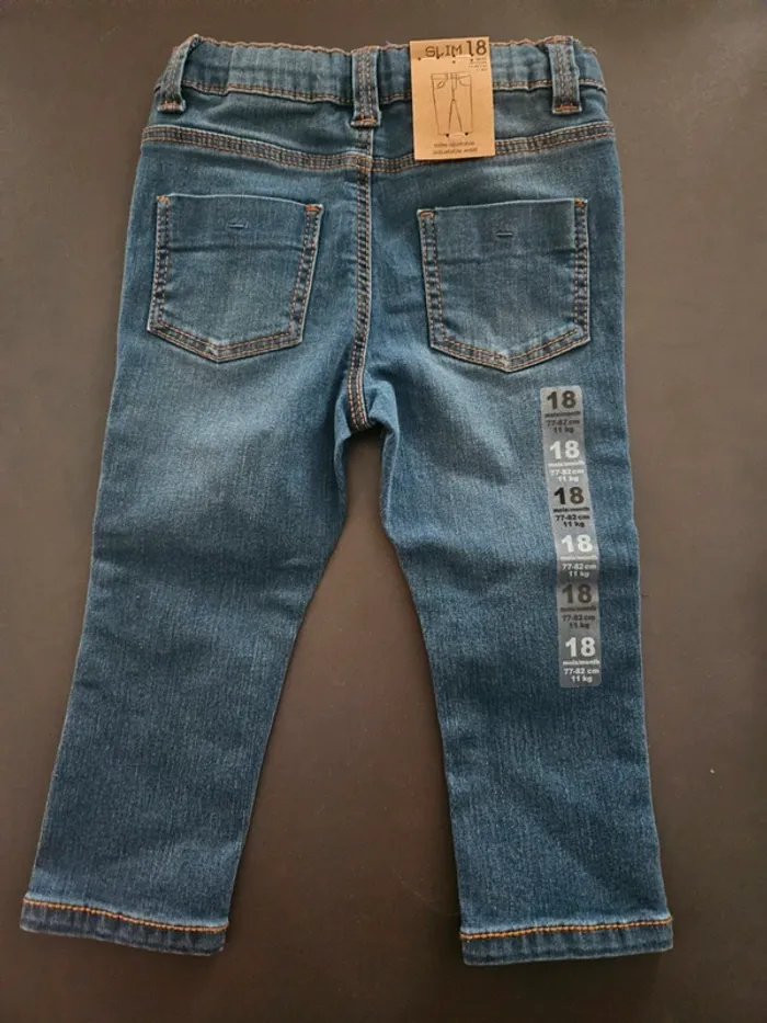 Jean neuf - photo numéro 2