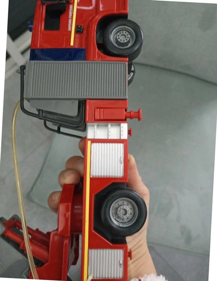 Camion de pompiers - photo numéro 9