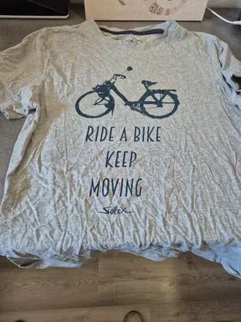 T-shirt bike