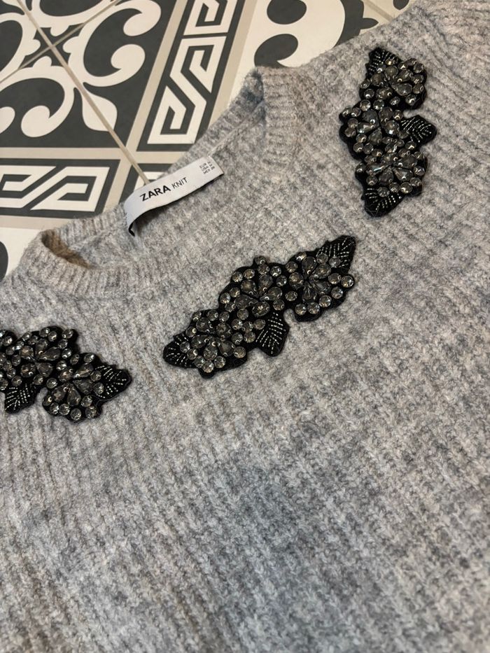 Pull Zara avec appliques strass - photo numéro 2