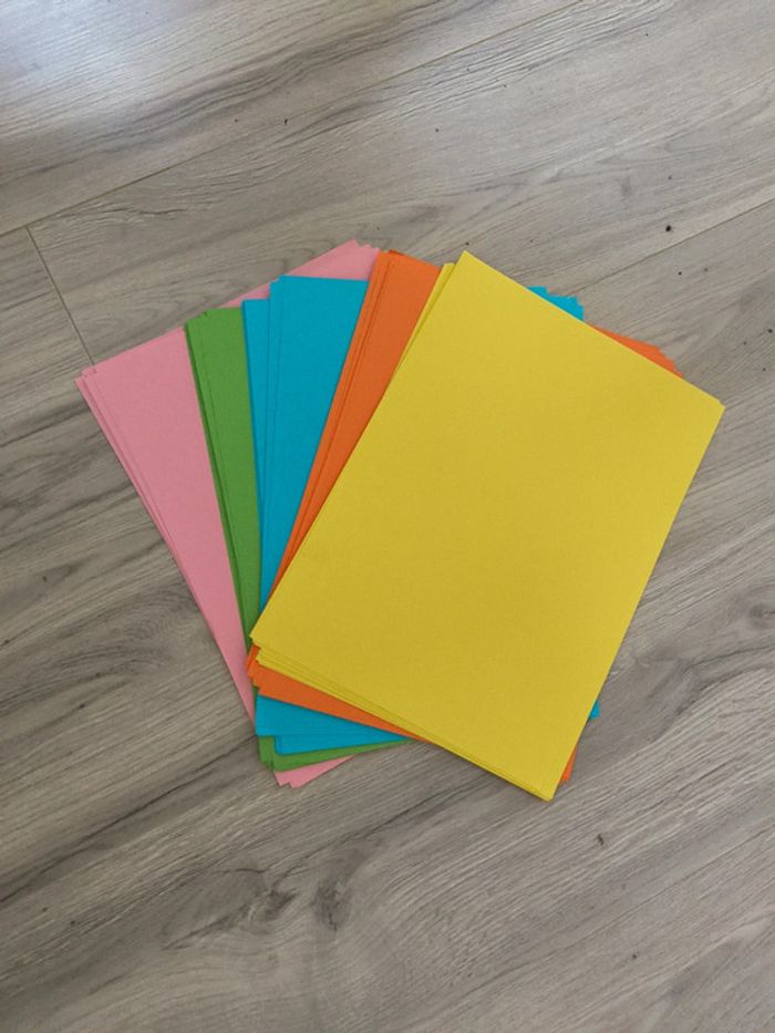 100 feuilles couleur