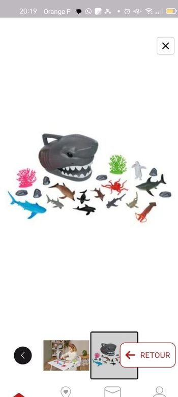 Tête de requin et 20 figurines neuf 