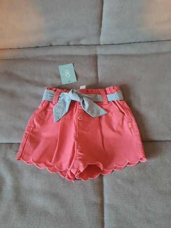 Short Obaïbi taille 9 mois neuf avec étiquettes