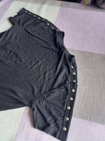 Haut noir stylé