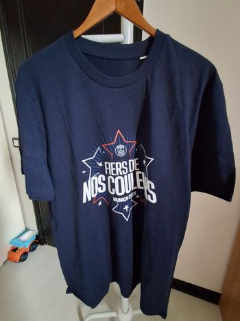Tee-shirt PSG taille L FIERS DE NOS COULEURS