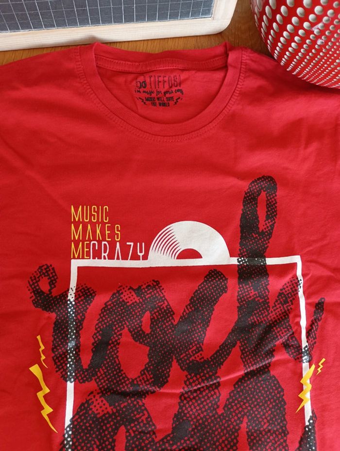 T-shirt Tiffosi taille 12 ans en très bon état - photo numéro 2