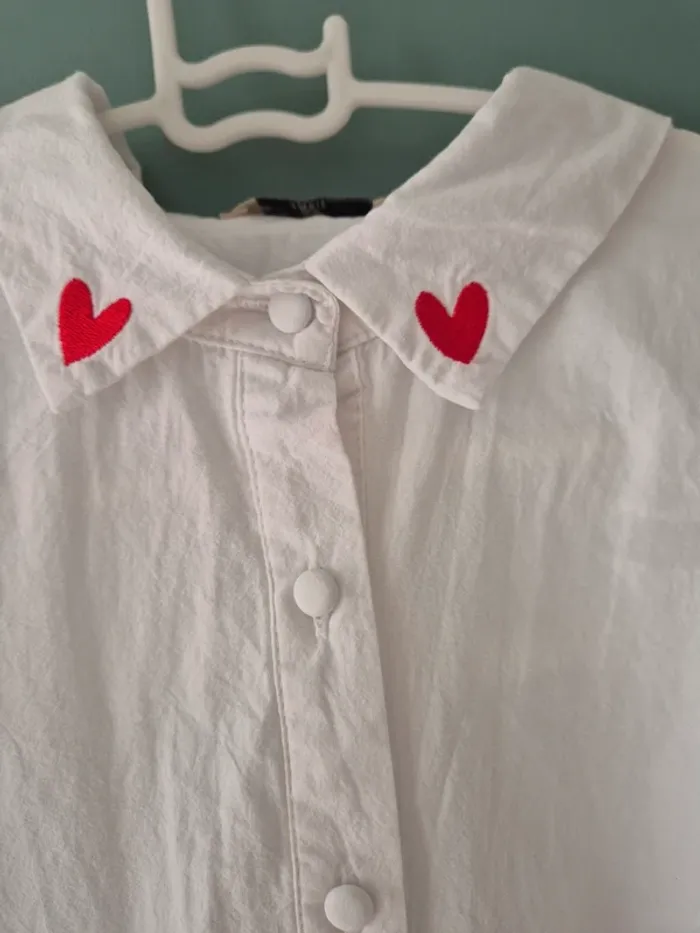 Chemise blanche motif coeur taille 38, emi-jo - photo numéro 2