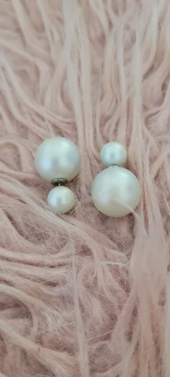 Boucles d'oreilles blanches