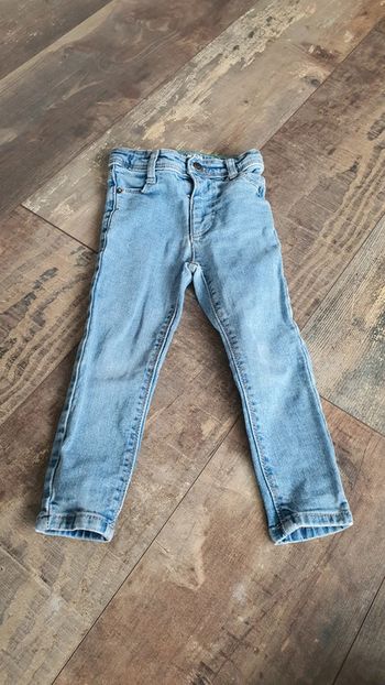 Pantalon kiabi 24 mois en très bon état