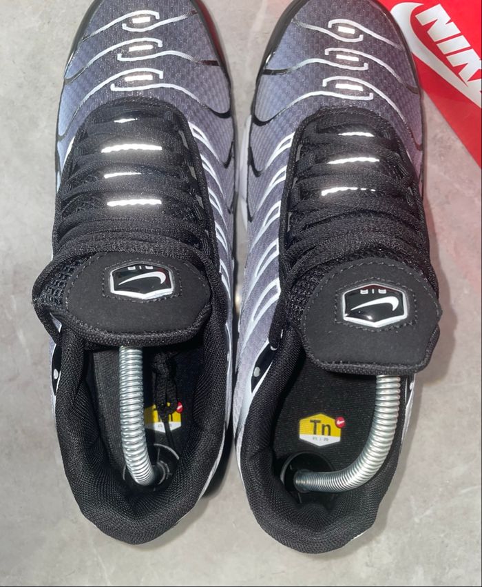 NIKE TN NOIR GRIS BLANC 36 - photo numéro 3