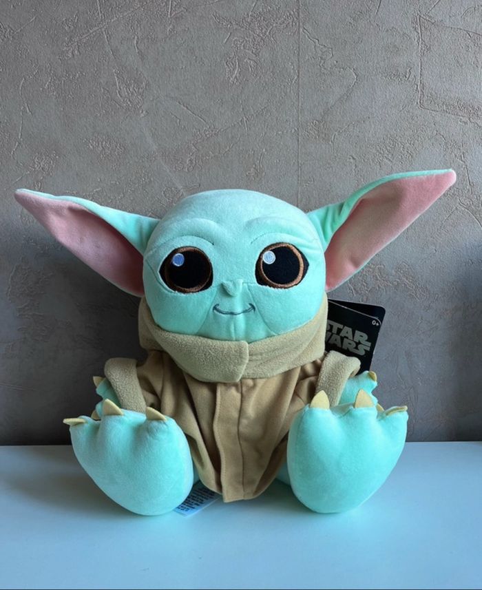 Peluche Grogu star wars big feet Disneyland neuf - photo numéro 4