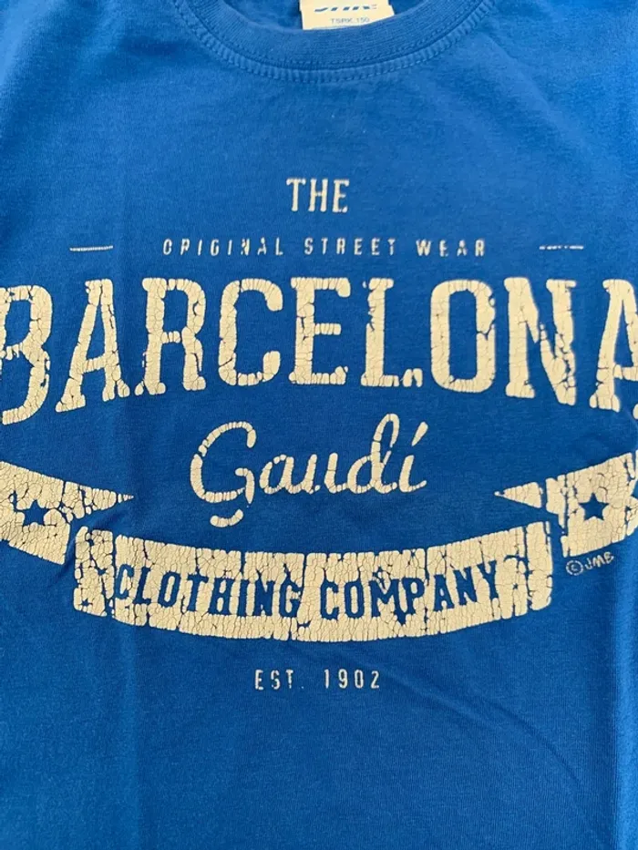 T-shirt Barcelone taille 3/4 ans - photo numéro 2