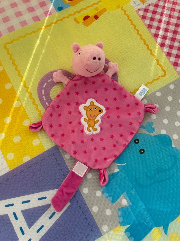 Doudou Peppa Pig rose