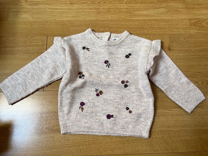 Lot de 3 pulls + 1 gilet 18 mois - photo numéro 7