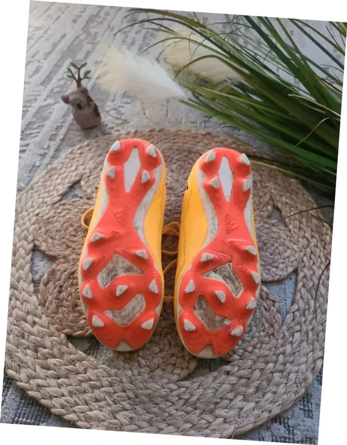 Chaussure de foot taille 31 - photo numéro 4