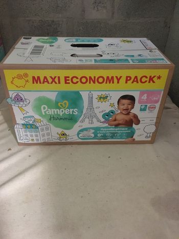84 couches Pampers harmonie taille 4