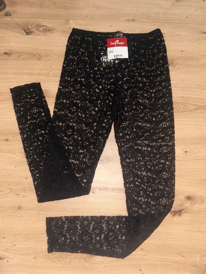 Pantalon dentelle