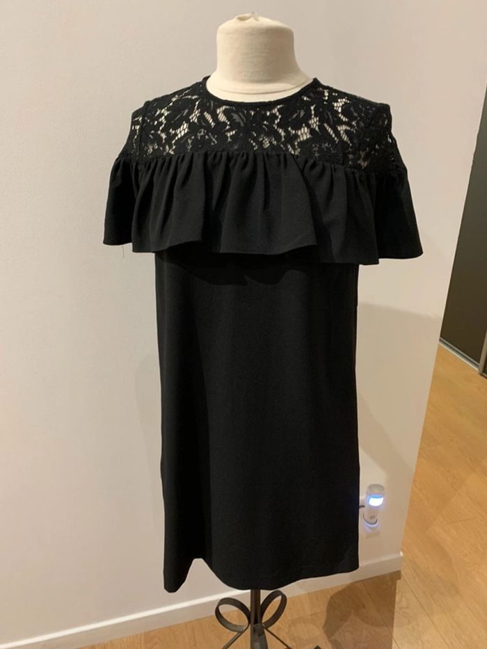 Superbe Robe noire avec dentelle 🌸 34 XS