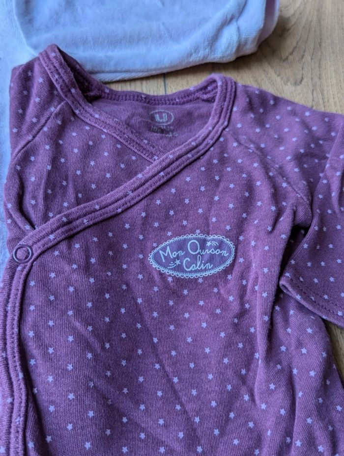 Lot Pyjama et bodie taille 1 mois - photo numéro 3