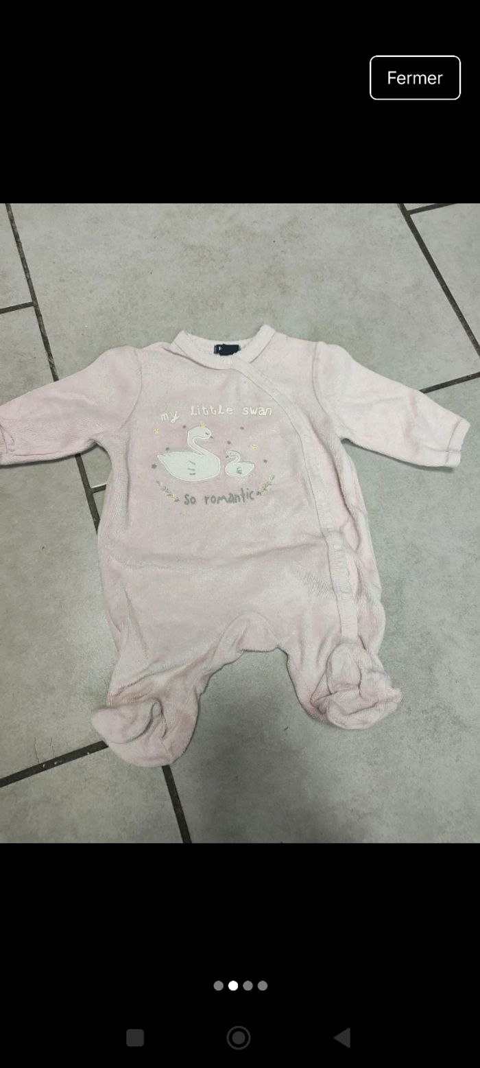 Pyjama 1 mois - photo numéro 2