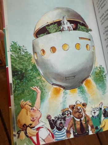 Livre histoire ouvrage rare édition couleurs Caroline et les extraterrestres